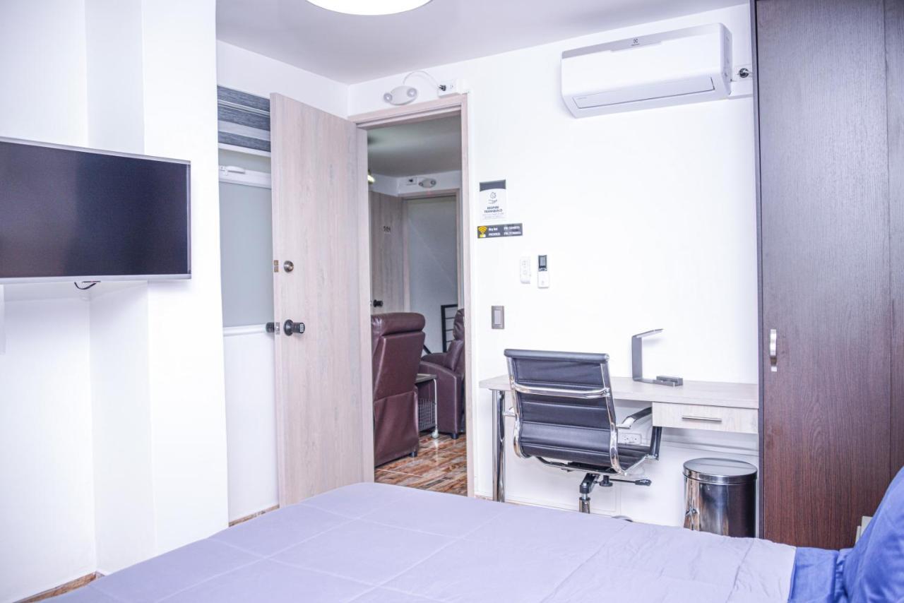 Miracle Aparthotel Medellin Exterior photo
