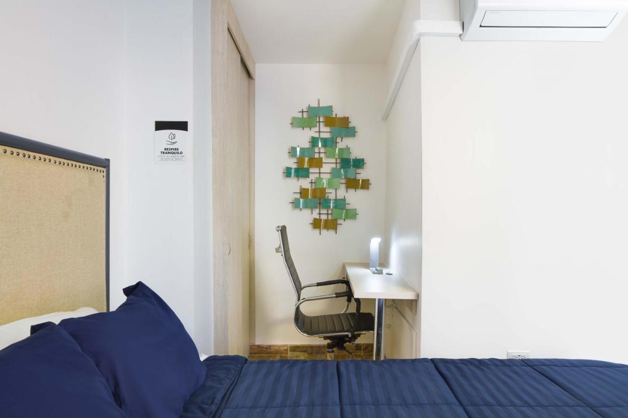 Miracle Aparthotel Medellin Exterior photo